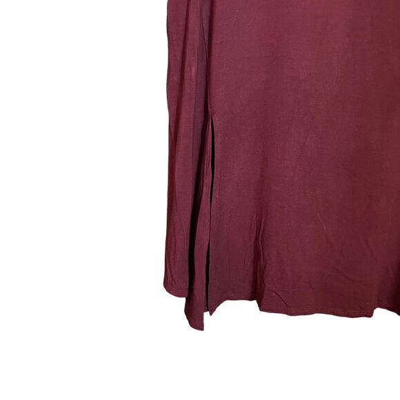 3 for $30! Fabletics tank top with slit detail - Picture 5 of 7